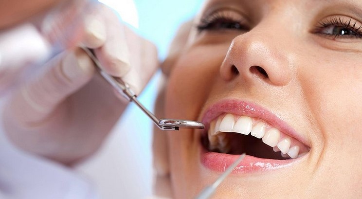 Cosmetic and Aesthetic Dentistry: How Are They Similar and How Do They Differ?
